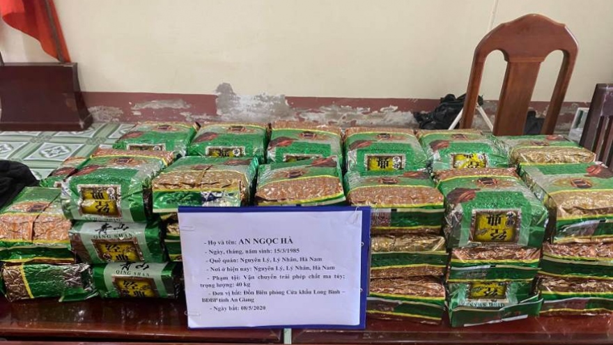 BĐBP mật phục bắt vụ vận chuyển 40 kg ma túy đá từ Campuchia về Việt Nam